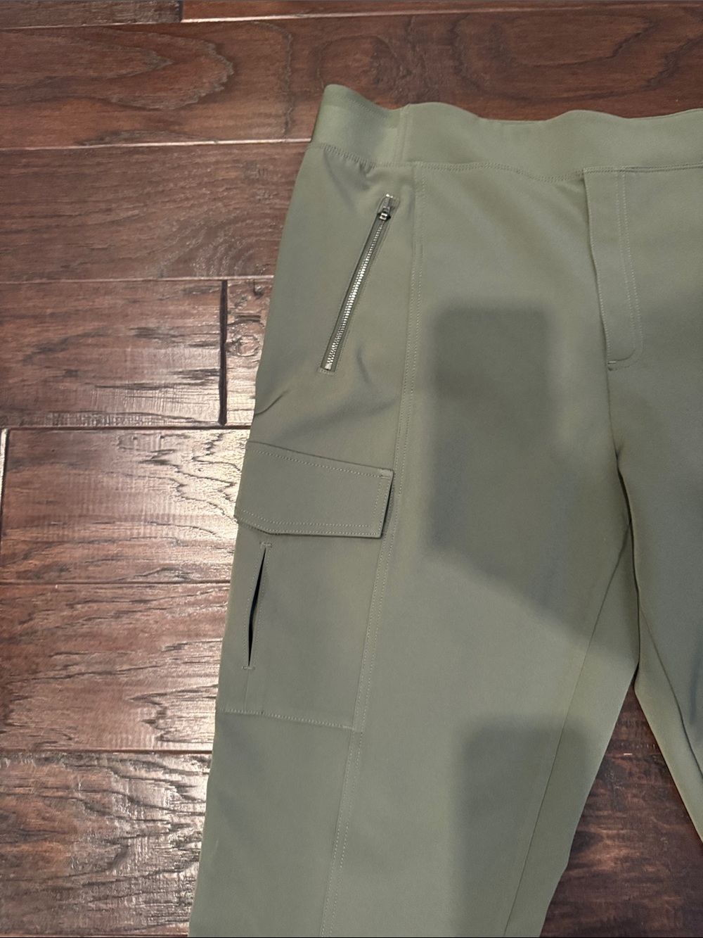 Athleta Olive Green High-Rise Cargo Trousers - Picture 7 of 9